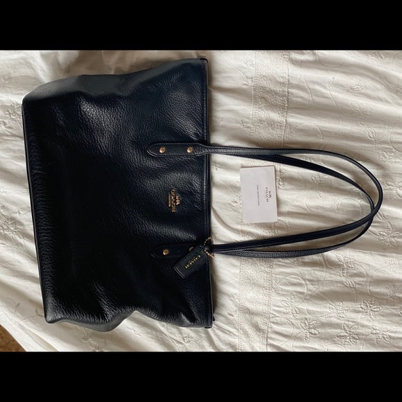 COACH PEBBLED LEATHER TOTE - BLACK - Picture 2 of 13